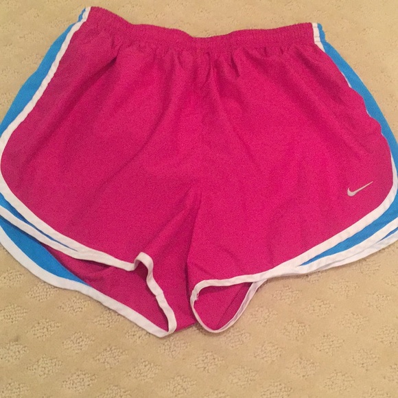 2 Ladies Shorts for $25 Nike& Under Armour - Picture 6 of 8